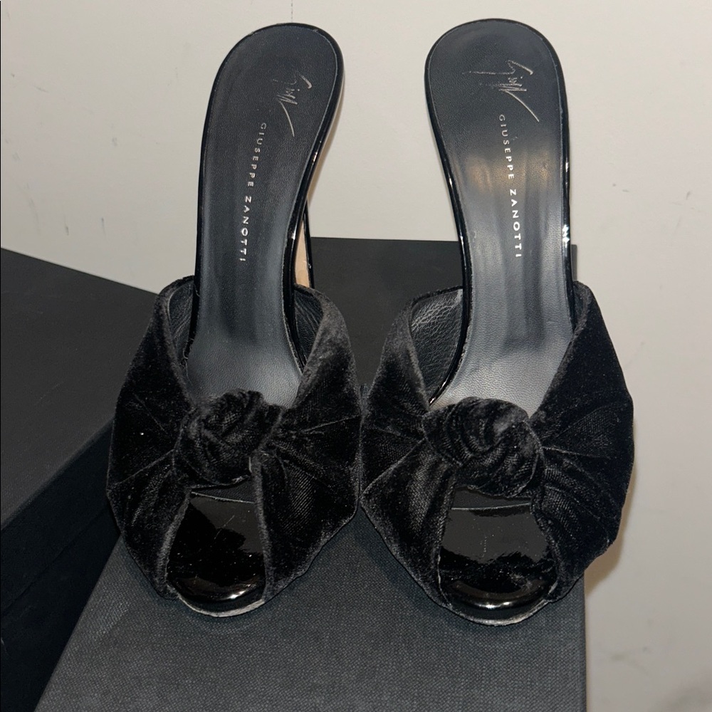 Giuseppe Zanotti Black Velvet Knot Mules